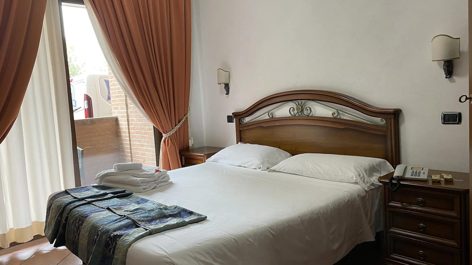 Euro House Inn Airport Fiumicino 4*,