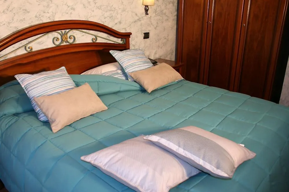 Euro House Inn Airport Fiumicino 4*,