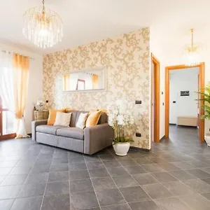 Apartment Giramondo Gold Airport